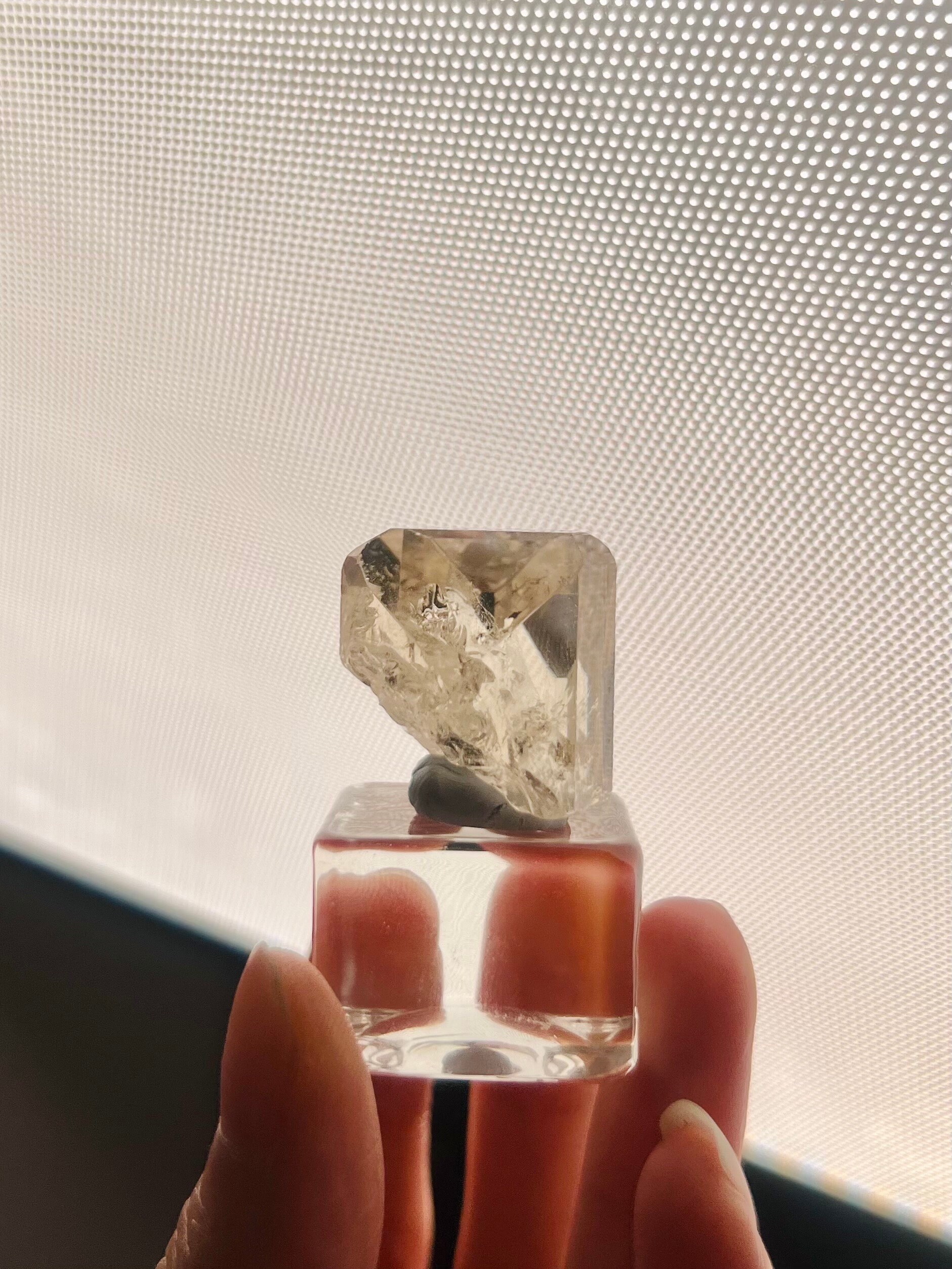 グレードAAA 100%天然ターミネイトトパーズ、パキスタン・スカルドゥ産