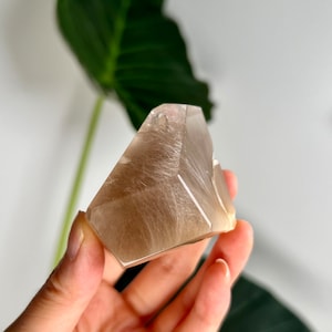 Grade AAA Natural Amphibole Rutile Quartz, Angel Phantom Quartz - from Taquaraçu de Minas, Brazil AFC12, 123g