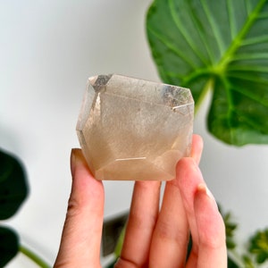 Grade AAA Natural Amphibole Rutile Quartz, Angel Phantom Quartz - from Taquaraçu de Minas, Brazil AFC18, 92g