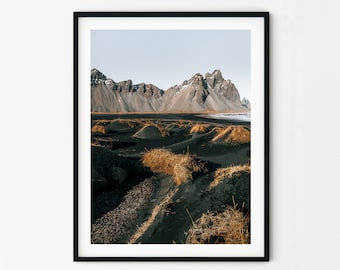 Islandberg | Schwarzer Strand | Island Fotografie | Island Print | Landschaft Wandkunst | Bergwandkunst | Natur Drucke