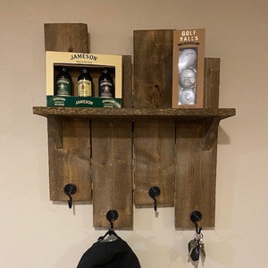 Rustic pallet wood shelf, pallet wall decor, pallet shelf, wood shelf, farmhouse decor, country decor, rustic wall shelves, pallet wall art