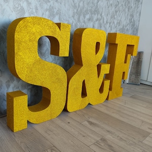 Letras 3D Letras gigantes Letras grandes independientes Letras iniciales Letras de monograma Letras de base de mesa Letras de marquesina Letras brillantes