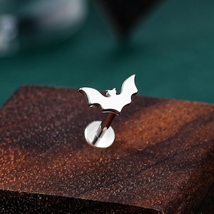 Pendiente de labio de murciélago de 16 g, pendiente de cartílago, pendiente de caracola interior, pendiente de hélix, pendiente de trago, pendiente de parte posterior plana, 1 pieza, pendiente de Halloween, joyería de Halloween, trago, regalo