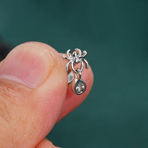 Pendiente de cartílago con circonita cúbica colgante de araña de 16 g, pendiente de caracola interior, pendiente de trago, pendiente de parte posterior plana, pendiente de labio, pendiente de hélice delantera, 1 pieza, joyería de Halloween