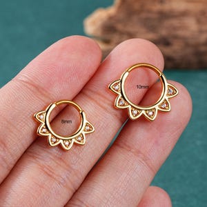 16G Stainless Steel Gold Flower CZ Septum Ring/Daith Earring/Clear CZ Cartilage Hoop/Helix Piercing/Septum Jewelry/Conch Hinged Clicker/Gift
