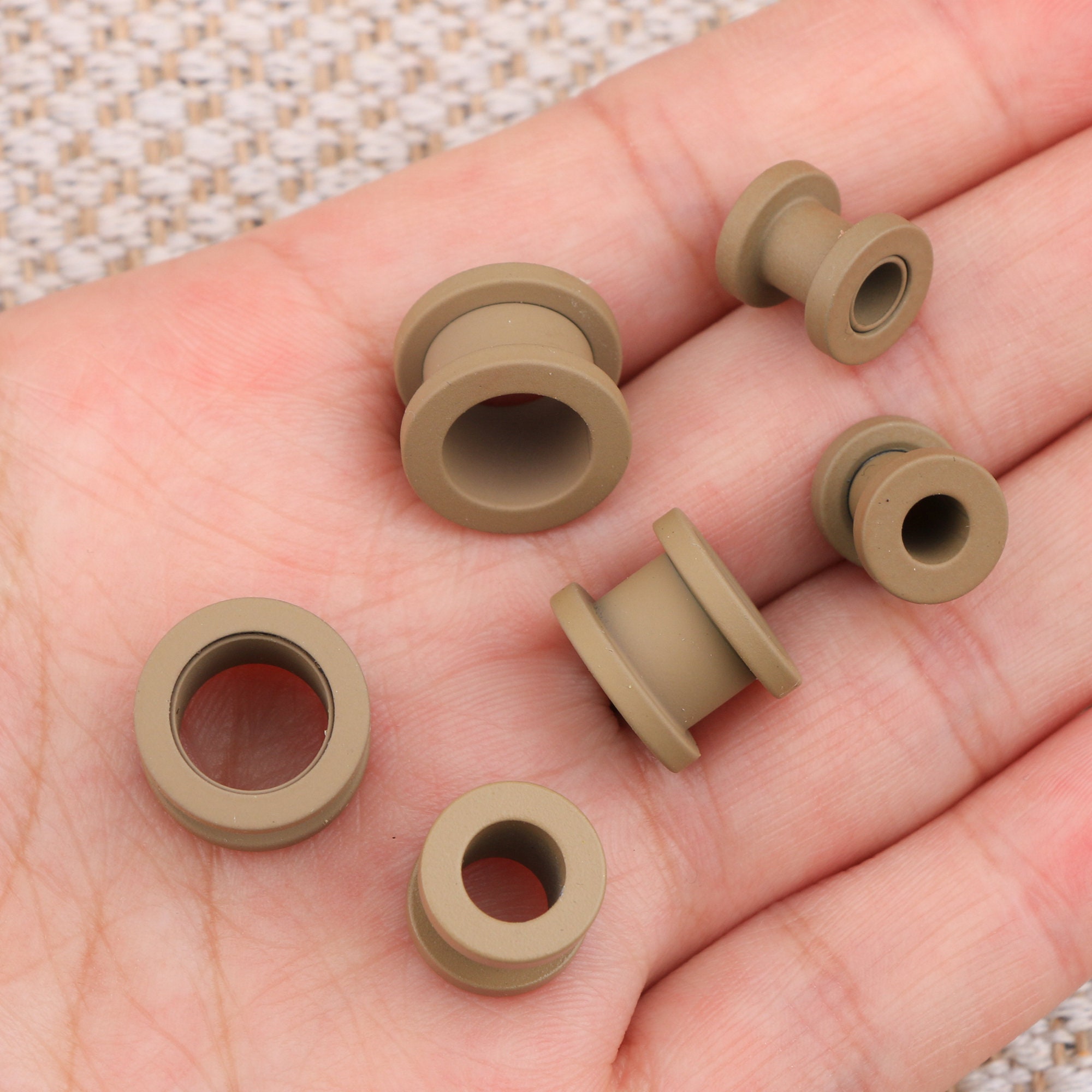 PAIR Surgical Steel Ear Plugs Screw Ear Gauges Flesh Tunnels Piercing 2g-5/8" PAIR Surgical Steel Ear Plugs Screw Ear Gauges Flesh Tunnels Piercing 2g-5/8"