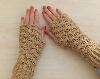 Crochet Fingerless Gloves With Shell Stitch Written Pattern/Crochet With GG / Instant PDF Download