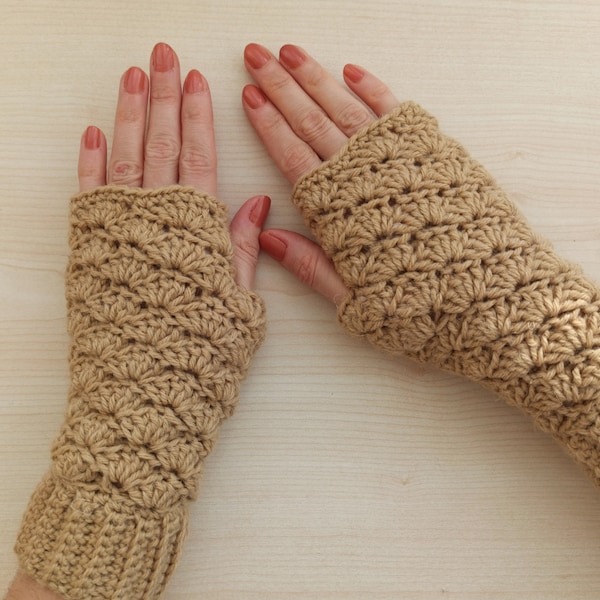 Crochet Pattern/ Crochet Fingerless Gloves With Shell Stitch Written Pattern/Crochet With GG / Instant PDF Download