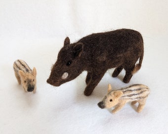 Wild boar family. Wet felted.