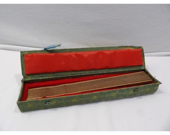 Vintage Chinese folding hand fan in box, delicate flying birds pheasants design