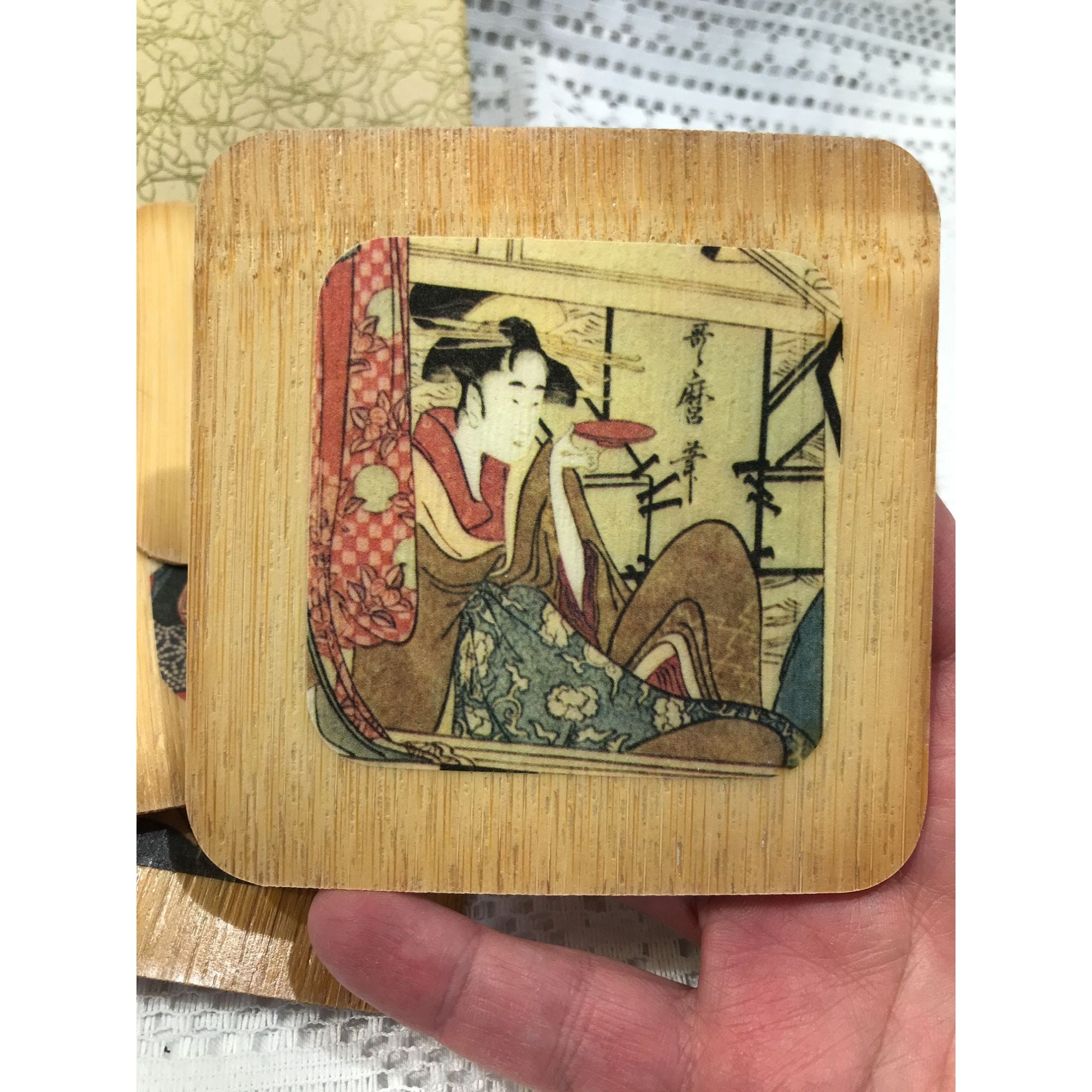 ヴィンテージ竹コースターセット：芸者デザイン、13枚入りボックス入り