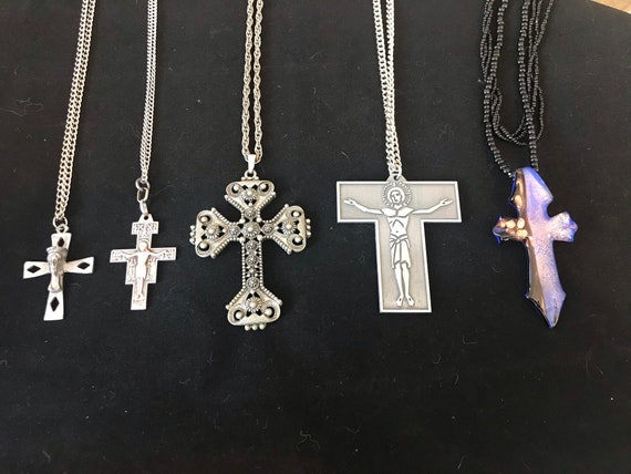 ZKZK Rosary Catholic Necklace with Cross Crucifix Pendant Black Hematite 7mm Saint Benedicts Jesus Crucifix Pendant Catholic Pray Gift of Easter Thanksgiving and Christmas Day for Man and Woman ZKZK Rosary Catholic Necklace with Cross Crucifix Pendant Black Hematite 7mm Saint Benedicts Jesus Crucifix Pendant Catholic Pray Gift of Easter Thanksgiving and Christmas Day for Man and Woman