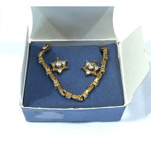 Avon 2004 Sparkling tennis bracelet & earring gift set, interchangeable earrings, gift for her, original box