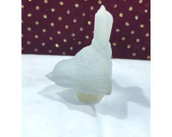 Vintage Goebel 1979 frosted glass sparrow bird, 2.5 in small bird