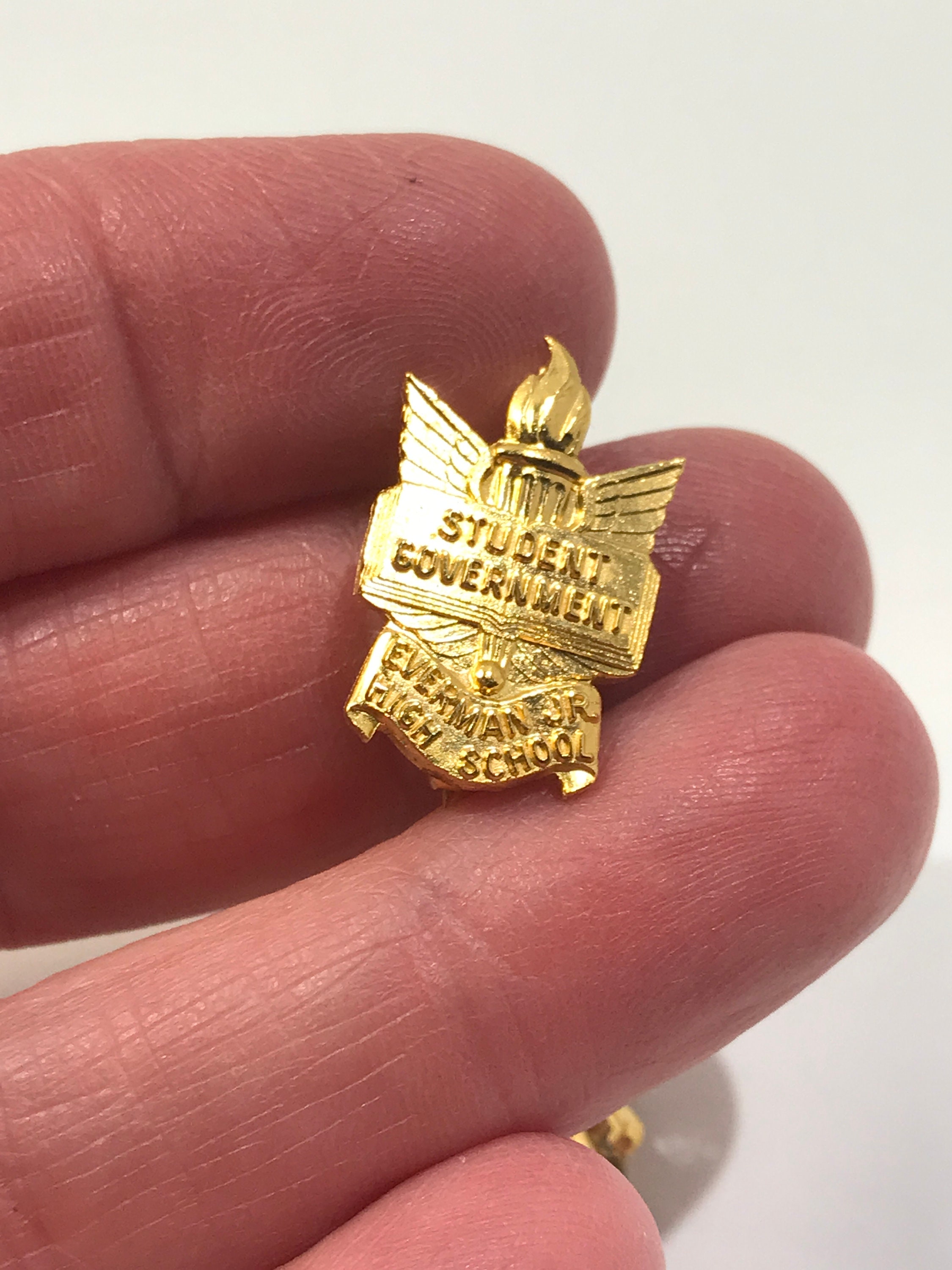 1976年ヴィンテージ エバーマン中学校生徒会ピンバッジ - Etsy 日本