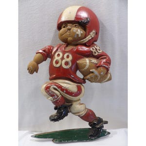 Vintage 1976 Homco USA Cast Metal Football Player Wall