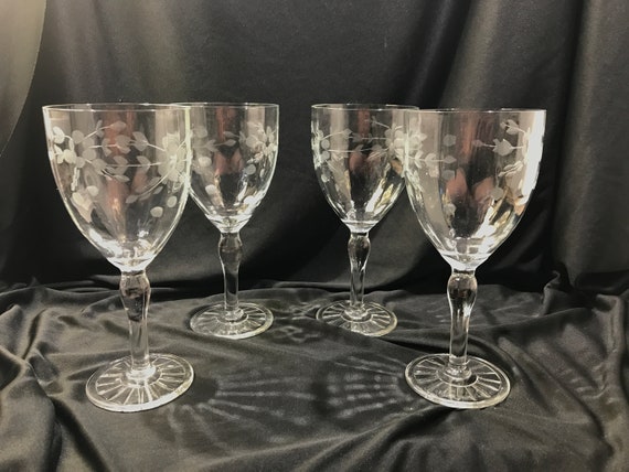 Vintage Crystal Champagne Flutes - Drinking Hobby