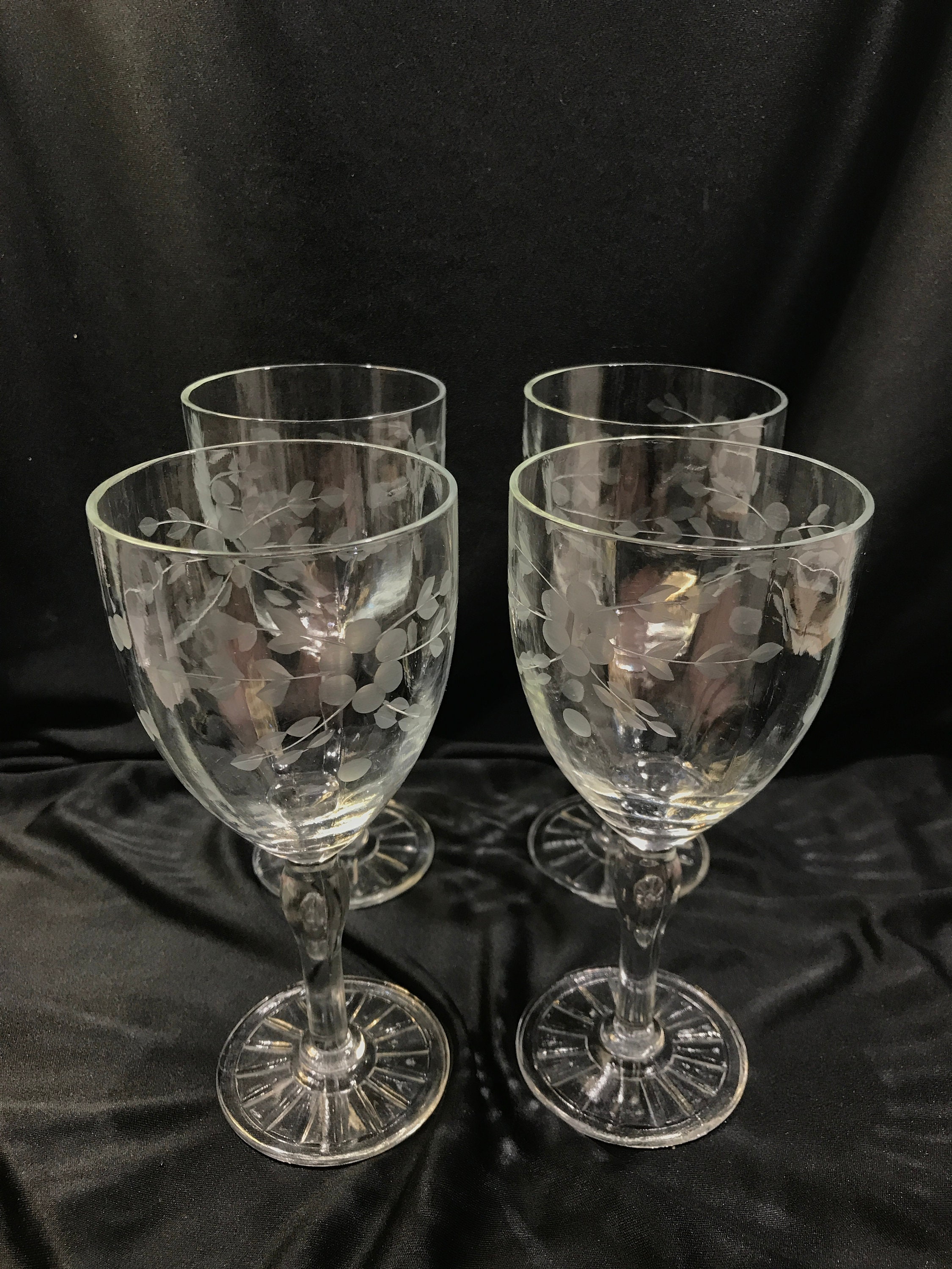 Wine Glass Set, Etched Cut Stemware Lot, Set of 4 Glasses, Etched Clear  Floral Design, Housewarming Gift, Wedding Gift 