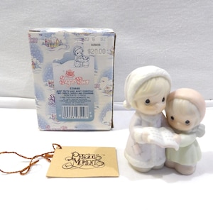 Precious Moments 1992 Sugar Town Girls Caroling Figurine, Enesco, Sam Butcher