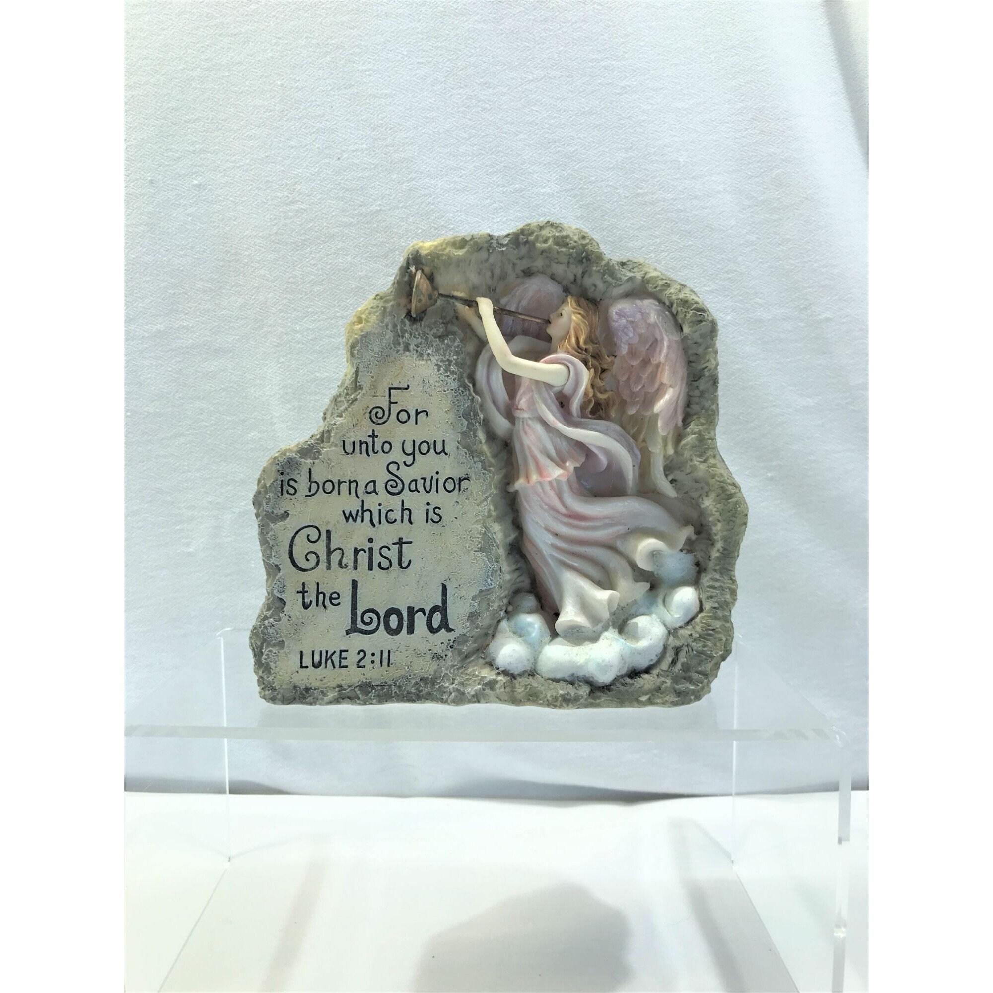 クリスマスの天使が角笛を吹いている聖書の彫刻、樹脂、ルカ2:11