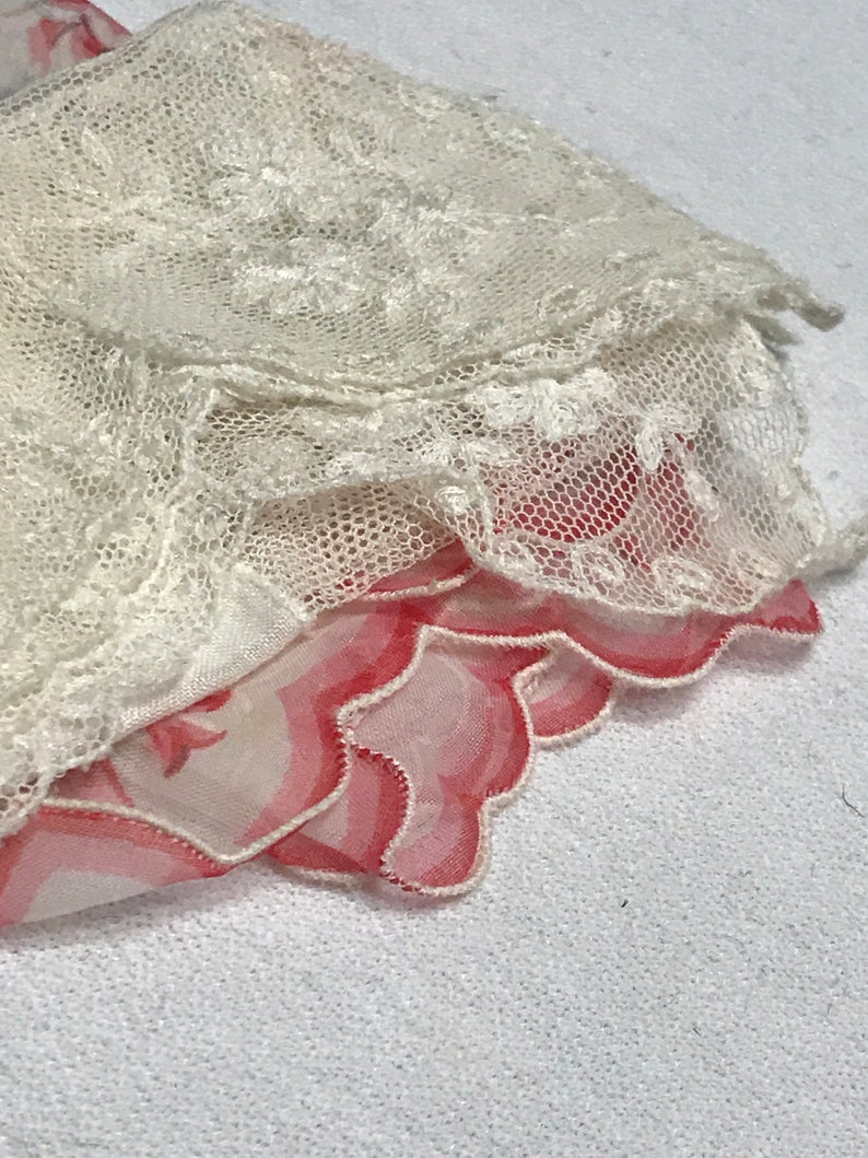 Lot de napperons, napperons vintage en tissu transparent, dentelle blanche, ensemble de mouchoirs, 2 pièces, décoration de table ou de chambre délicate image 2