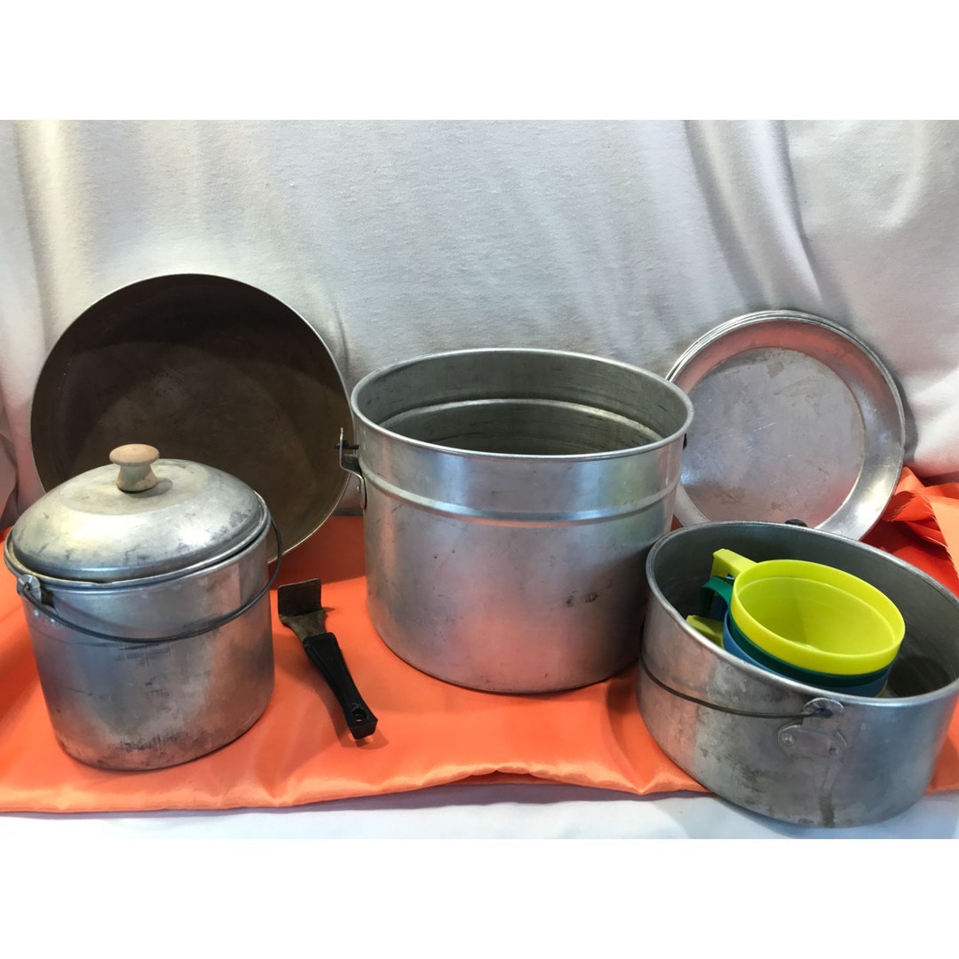 Vintage Metal Coal Miners Lunch Bucket Food Pail Set, 14 Pieces, Round