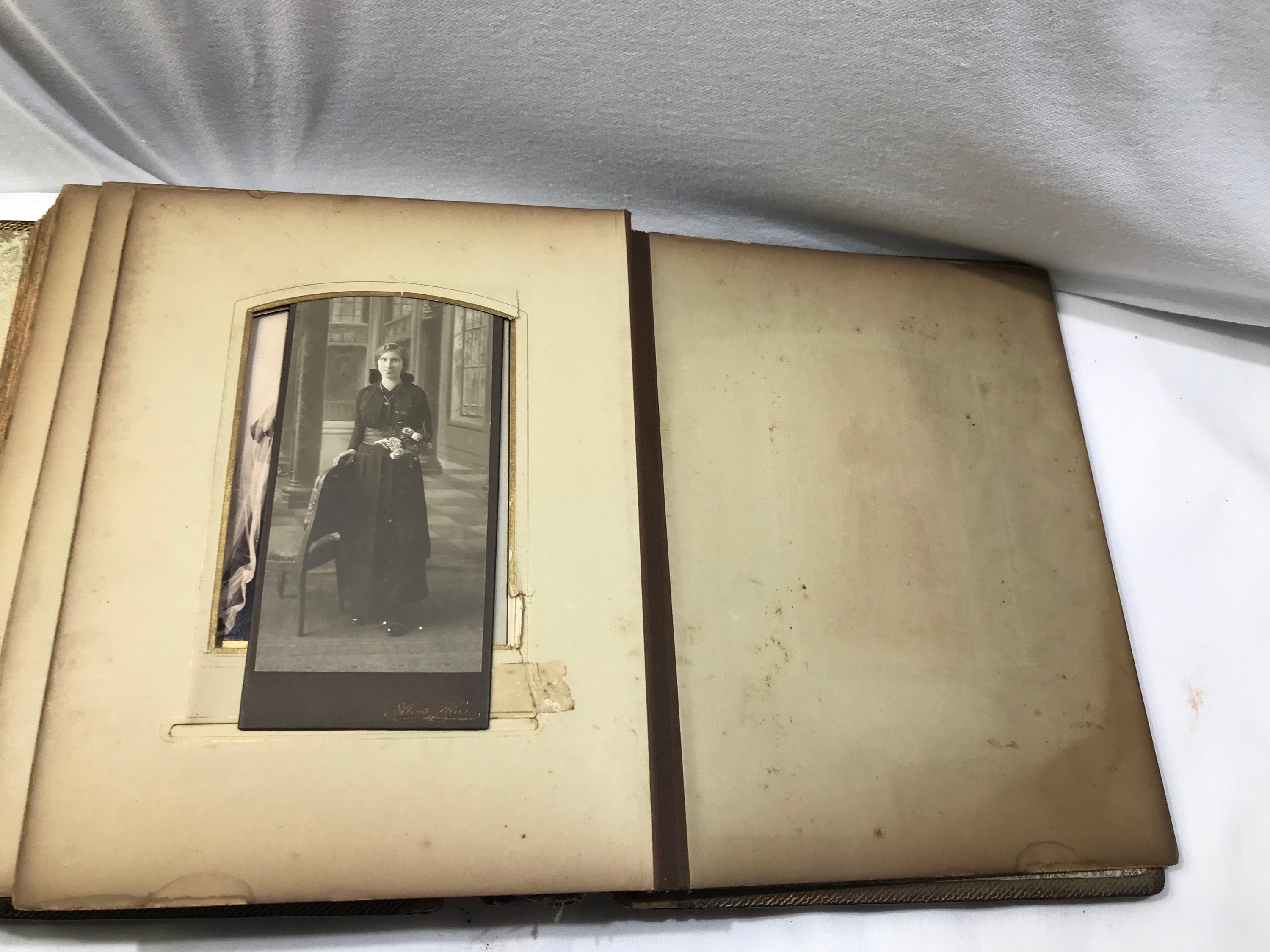 アンティーク ビクトリア朝の写真アルバム、1800 年代後半から