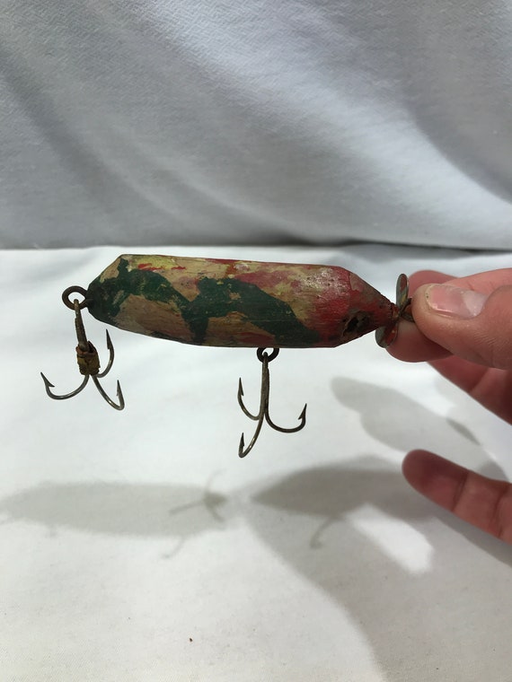 Antique Wood Fishing Lure, Red, Green and White Wooden, Lure With Double  Treble Hooks, 3 Long, Topwater, Crankbait 