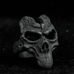 Pirate Decay Sacrifice Demon Ring Ghost King Alchemy Tomb Skeleton Ring Punk Mask Holy Death Artisan Custom Jewelry 925 Silver Brass Men