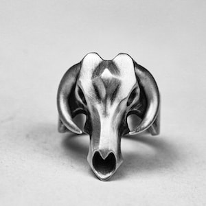 Anillo de toro - Anillo de calavera de toro geométrica facetada - Anillo de toro con animal espiritual - Anillo de cabeza de toro 3D - Anillo de animal con detalles exquisitos