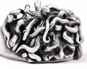 Anello Medusa Gorgone In Argento 925 – Stile Biker – Uomo – Fatto A Mano India