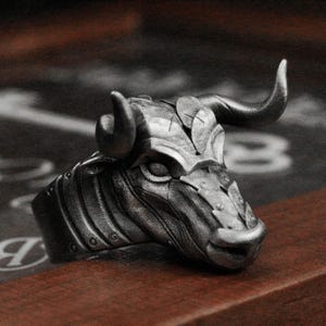 sacred bull ring, men&#39;s zodiac bull silver ring, bull jewelry gift, handmade personalized animal bull ring,