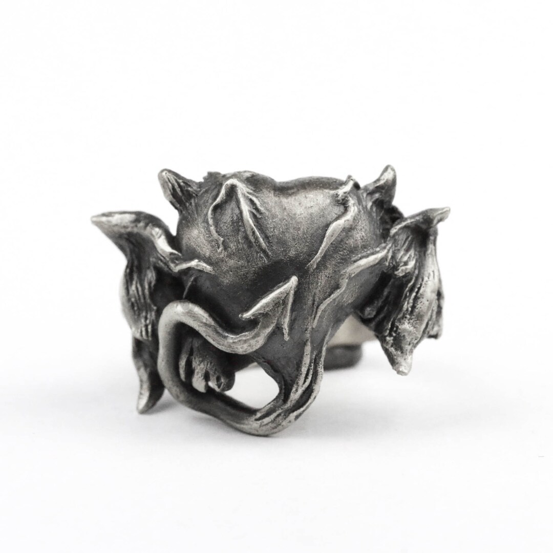Gothic Demon Ring Met Blauwe Steen main image 1