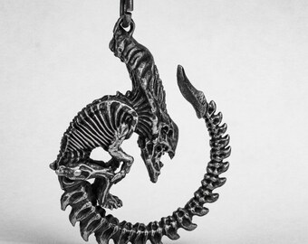 Alien Creature Charm, Antiqued Finish, Movie‑themed Unisex Gift Jewelry