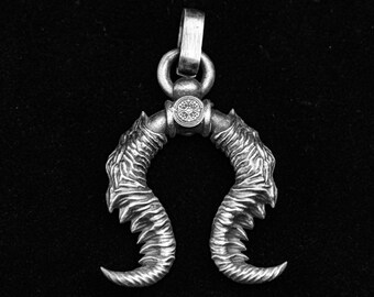 Knight Bicorn Beast Pendant Devil Horn Silver Necklace Monster Hunter Demon Free Killer Animal Ornaments 925 Silver Brass Men and Women