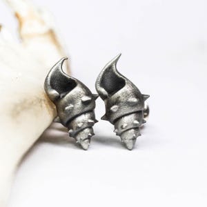Petites boucles d'oreilles conques, boucles d'oreilles conques argentées, boucles d'oreilles coquillages torsadés, cadeaux bijoux uniques, boucles d'oreilles coquillages bohèmes pour femmes,