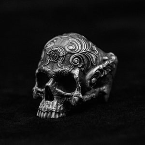 Skull ring with pattern - Punk ghost face ring - Ghost ring - Medieval jewelry Baroque style high quality weathered skull ring