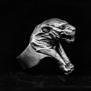 Roaring Beast Violent Running Black Panther Brass Ring Necklace Fashionable Men's and Women's 925 Silver Feline Jewelry for Animal Lovers