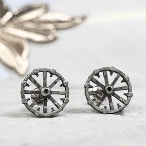 A pair of round gear earrings, wooden round earrings, silver gear earrings, earrings, steampunk, sterling silver, gear, round 11mm earrings