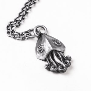 1 Lovecraftian Cthulhu Pendant Necklace - Charm Jewelry - Horror - Keepsake Gift - Gothic - Monster - Personalized Octopus