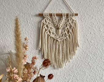 Kleiner Makramee Wandbehang | Wohndekoration Boho-Chic | gemütliche Wanddeko mit Goldakzenten | 20 x 30 cm