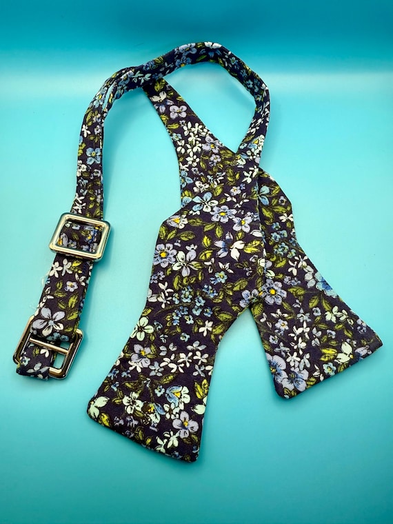 Blue with Blue Flowers. Silver Hardware. STBT144