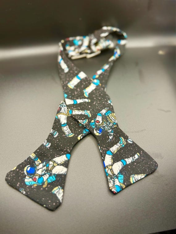 Self Tie Bow Tie Black with Astronauts. Silver hardware! STBT132