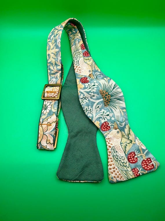 Light Green w/ Tan Birds Self Tie Bow Tie Dark Green Back