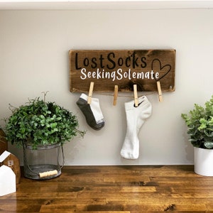 Lost Socks Seeking Solemate / Laundry room decor / laundry room sign / socks sign / lost socks / solemate / funny quotes