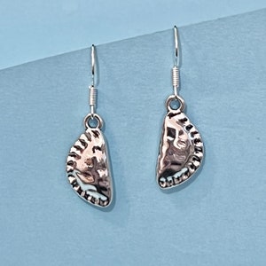 Cornish Pasty Dangle Örhängen: Tibetanska Silver Matsmycken