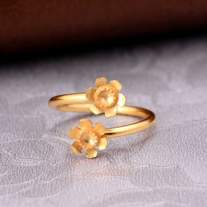 Dainty Flower ring, gold flower ring, adjustable flower ring, handmade Ring for women, statement ring, floral ring, promise ring