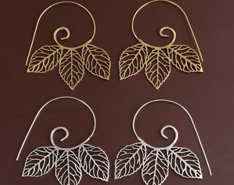Messing Blatt baumeln Ohrringe, Natur inspiriert Boho Schmuck, Leichte Statement Ohrringe