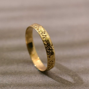 Hammered Gold Band Ring, Textured Brass Ring, Rustic Wedding Band, Unisex Boho Ring, Handmade Minimal Ring