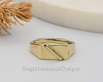 Minimalist Gold Signet Ring, Modern Geometric Band, Unisex Statement Ring, Sleek Everyday Jewelry, Handmade Gift for Him or Her